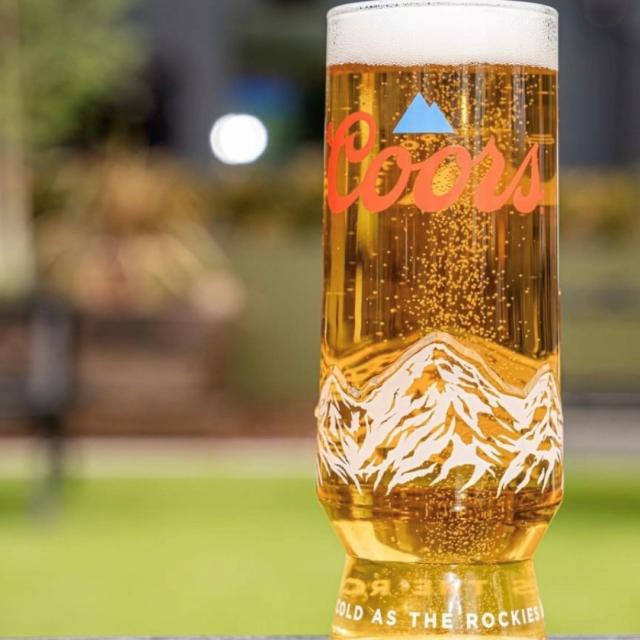 Is there a more refreshing pint than a pint of Coors? 🍺

@the_Devinish 📷

#Coors #CoorsFresh #Pint #Beer