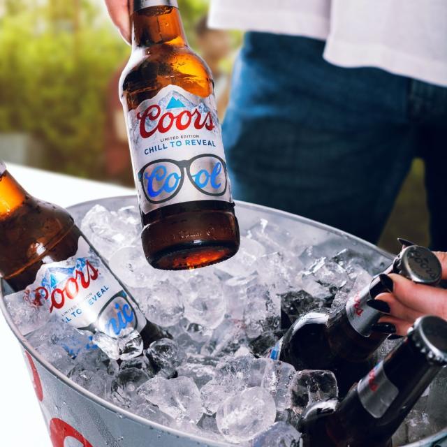 Showing you it's cool, by telling you it's cool, that's the Coors way ❄

Our limited edition packs are available in stores now! 🛒

What will you #ChillToReveal? 👀

#Coors #KeepItFresh