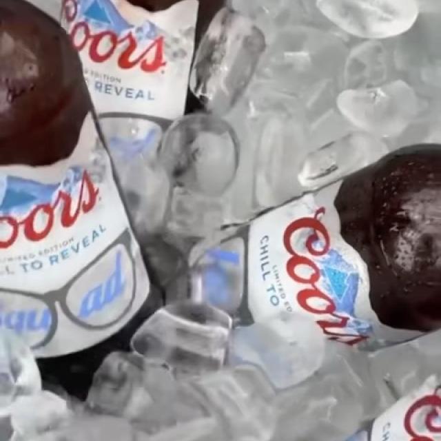 Coors 🤝 Ice 

How do you keep your Coors mountain cold? 🏔❄️

#Coors #ChillToReveal 

Brewed in the UK.