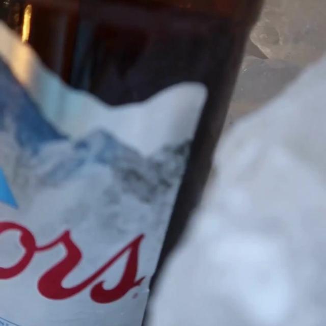 PSA: You're the only beer that tells you when it's ready to drink 🍻😎 

#Coors #PSA #KeepItFresh 

Please Drink Responsibly.