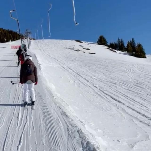 Doesn’t it? 👀⛷️

#Coors #SkiHoliday #Snow #Lifestyle 

Please Drink Responsibly.