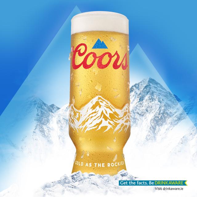 When the mountain turns blue, your Coors beer is ready to drink 
#mountaincold #coorsbeer #refreshing