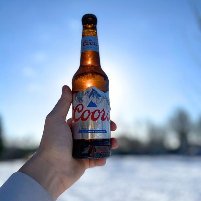 Winter sunshine just reminds us of the Rockies 🏔️

Did you know the mountains on our bottles turn blue when your Coors is ready to drink?

#Coors #Thermo #Rockies 

Please Drink Responsibly. Brewed in the UK.