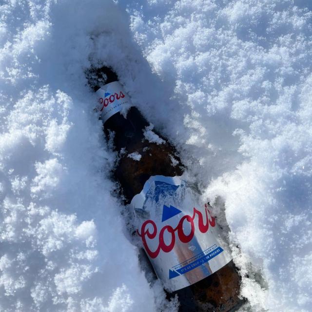 Nothing to see here, just us in our natural habitat.. 

#Coors #Snow #KeepItFresh

Please Drink responsibly