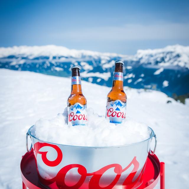 Mountain vibes, no altitude required!🏔️❄️ ⁣⁣

#Coors #Mountain #Snow #Rockies 

Please Drink Responsibly. 
Brewed in the UK